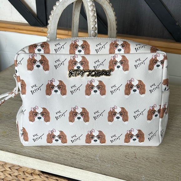Betsey Johnson White and Brown Dog Print makeup bag - Picture 1 of 10
